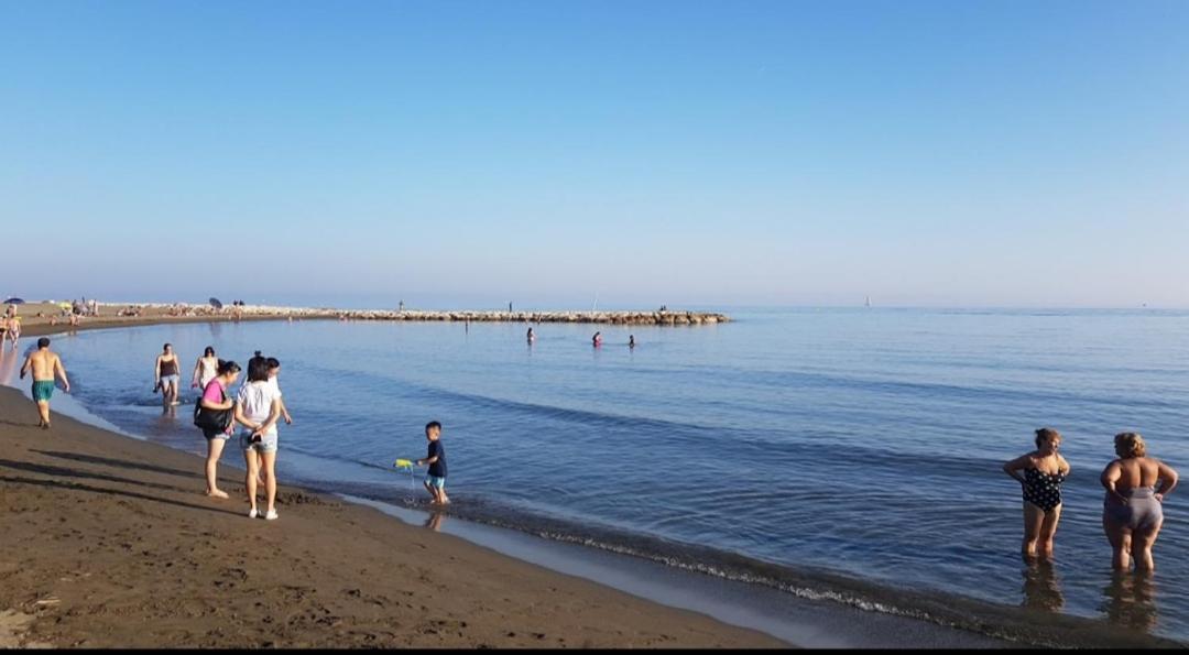 Apartamento El Bambu Cerca Del Mar Малага Екстер'єр фото
